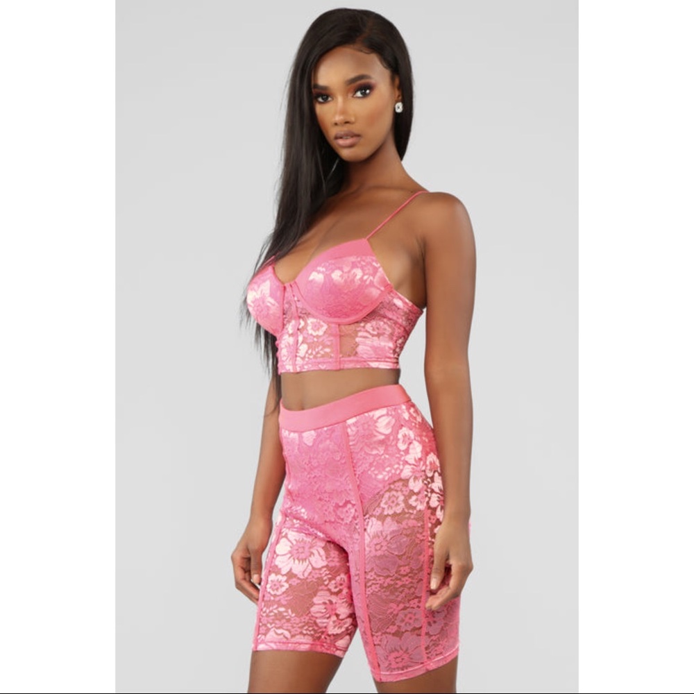 🌛3/$50 BNWT Pink Lace Biker Shorts Set Size M